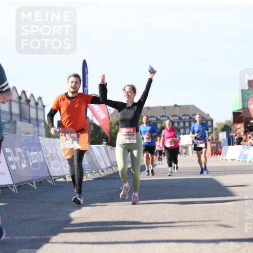 03.10.2025 - Köhlbrandbrückenlauf Jannik Wohlers http://msf.ph/oto/9129218 03.10.2025 13:42:45 Ziel 4944, 5086, 5254, 5418, 6160, 6161, 6260 meine-sportfotos.de