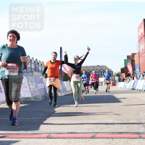 03.10.2025 - Köhlbrandbrückenlauf Jannik Wohlers http://msf.ph/oto/9129224 03.10.2025 13:42:45 Ziel 4944, 5086, 5254, 5418, 6160, 6161, 6260 meine-sportfotos.de