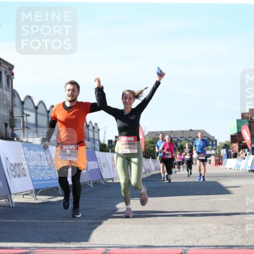 03.10.2025 - Köhlbrandbrückenlauf Jannik Wohlers http://msf.ph/oto/9129235 03.10.2025 13:42:46 Ziel 4944, 5086, 5254, 5418, 6160, 6161, 6260 meine-sportfotos.de