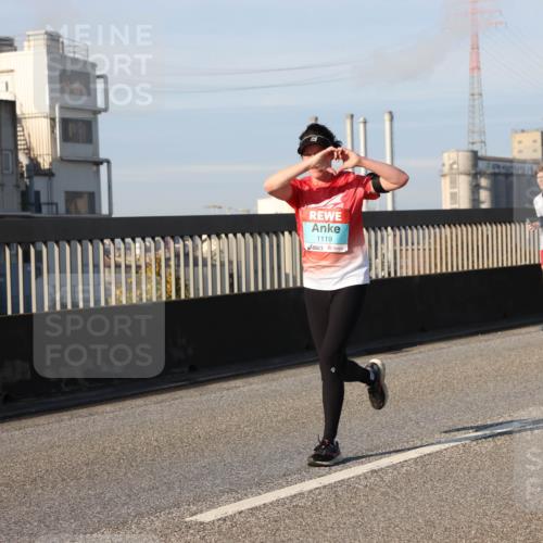 03.10.2025 - Köhlbrandbrückenlauf Lena Gebhardt http://msf.ph/oto/9129236 03.10.2025 09:48:47 Position 2 1119 meine-sportfotos.de