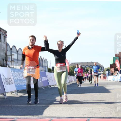 03.10.2025 - Köhlbrandbrückenlauf Jannik Wohlers http://msf.ph/oto/9129239 03.10.2025 13:42:46 Ziel 4944, 5086, 5254, 5418, 6160, 6161, 6260 meine-sportfotos.de