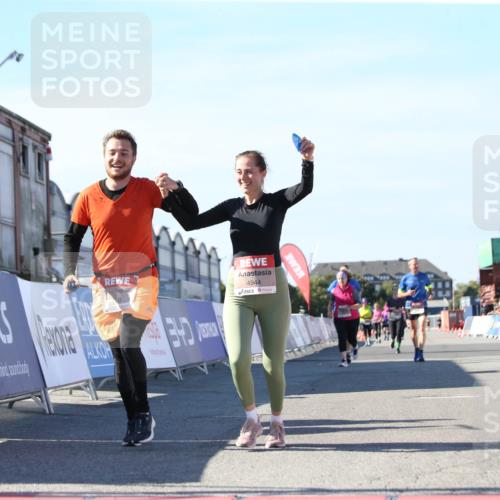 03.10.2025 - Köhlbrandbrückenlauf Jannik Wohlers http://msf.ph/oto/9129250 03.10.2025 13:42:47 Ziel 4944, 5086, 5254, 5418, 6160, 6161, 6260, 6468, 6469 meine-sportfotos.de