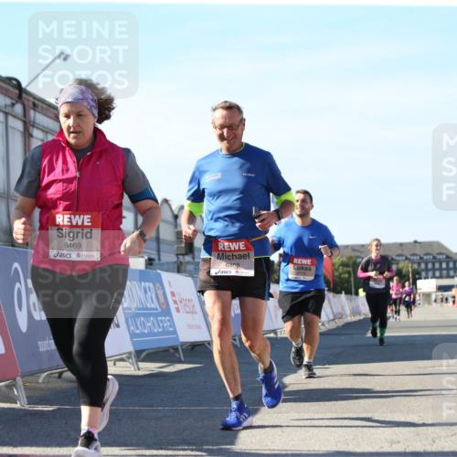 03.10.2025 - Köhlbrandbrückenlauf Jannik Wohlers http://msf.ph/oto/9129280 03.10.2025 13:42:54 Ziel 4778, 4944, 5086, 5418, 6468, 6469, 6548 meine-sportfotos.de