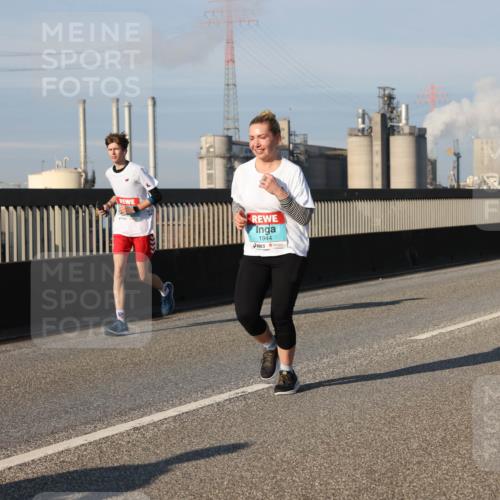 03.10.2025 - Köhlbrandbrückenlauf Lena Gebhardt http://msf.ph/oto/9129281 03.10.2025 09:48:49 Position 2 1944 meine-sportfotos.de