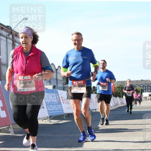 03.10.2025 - Köhlbrandbrückenlauf Jannik Wohlers http://msf.ph/oto/9129282 03.10.2025 13:42:54 Ziel 4778, 4944, 5086, 5418, 6468, 6469, 6548 meine-sportfotos.de