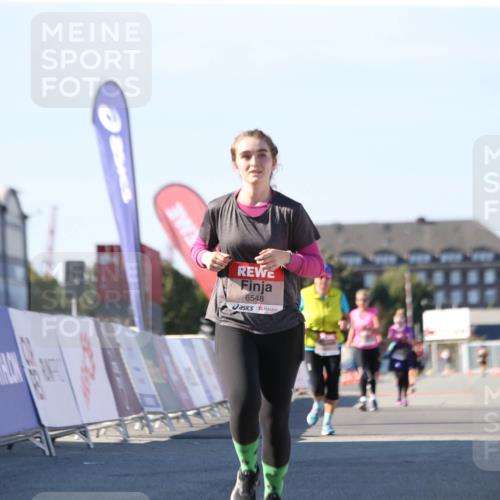 03.10.2025 - Köhlbrandbrückenlauf Jannik Wohlers http://msf.ph/oto/9129306 03.10.2025 13:42:57 Ziel 4778, 4944, 5086, 6468, 6469, 6548 meine-sportfotos.de