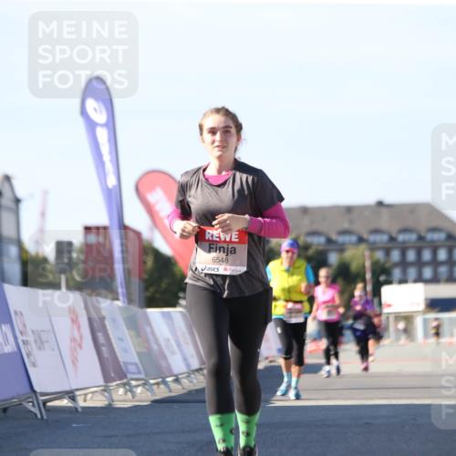 03.10.2025 - Köhlbrandbrückenlauf Jannik Wohlers http://msf.ph/oto/9129308 03.10.2025 13:42:57 Ziel 4778, 4944, 5086, 6468, 6469, 6548 meine-sportfotos.de