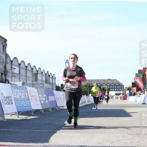03.10.2025 - Köhlbrandbrückenlauf Jannik Wohlers http://msf.ph/oto/9129322 03.10.2025 13:42:58 Ziel 4778, 6468, 6469, 6548 meine-sportfotos.de