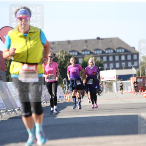 03.10.2025 - Köhlbrandbrückenlauf Jannik Wohlers http://msf.ph/oto/9129328 03.10.2025 13:43:04 Ziel 4778, 6463, 6548 meine-sportfotos.de