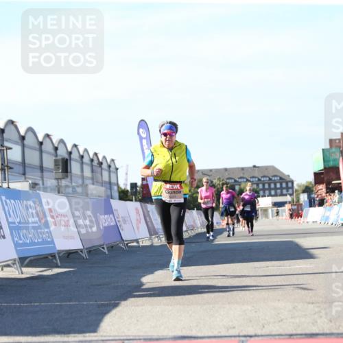 03.10.2025 - Köhlbrandbrückenlauf Jannik Wohlers http://msf.ph/oto/9129331 03.10.2025 13:43:05 Ziel 4778, 6463, 6548 meine-sportfotos.de