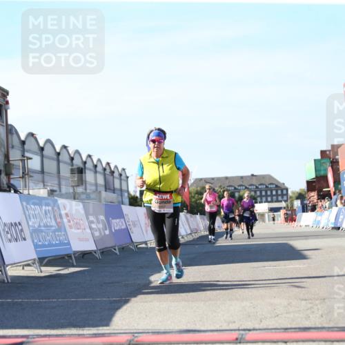 03.10.2025 - Köhlbrandbrückenlauf Jannik Wohlers http://msf.ph/oto/9129335 03.10.2025 13:43:06 Ziel 6463, 6548 meine-sportfotos.de