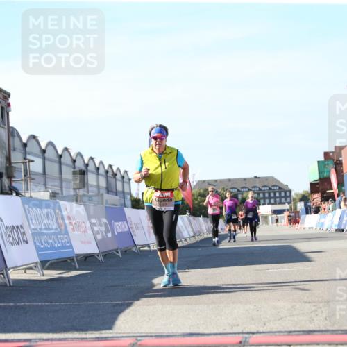 03.10.2025 - Köhlbrandbrückenlauf Jannik Wohlers http://msf.ph/oto/9129337 03.10.2025 13:43:06 Ziel 6463, 6548 meine-sportfotos.de