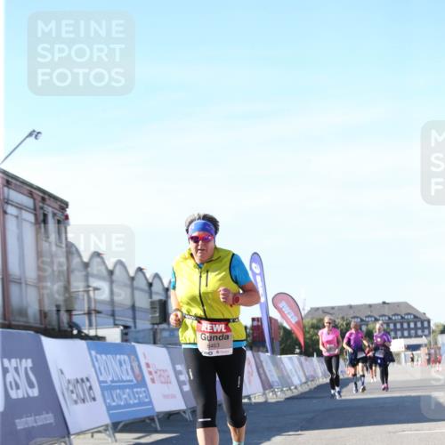 03.10.2025 - Köhlbrandbrückenlauf Jannik Wohlers http://msf.ph/oto/9129344 03.10.2025 13:43:07 Ziel 6463, 6548 meine-sportfotos.de
