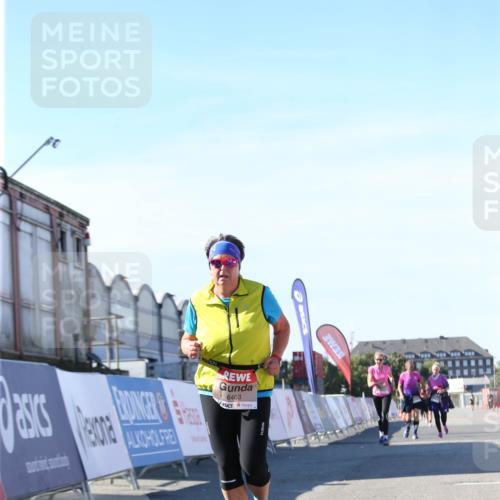 03.10.2025 - Köhlbrandbrückenlauf Jannik Wohlers http://msf.ph/oto/9129349 03.10.2025 13:43:07 Ziel 6463, 6548 meine-sportfotos.de