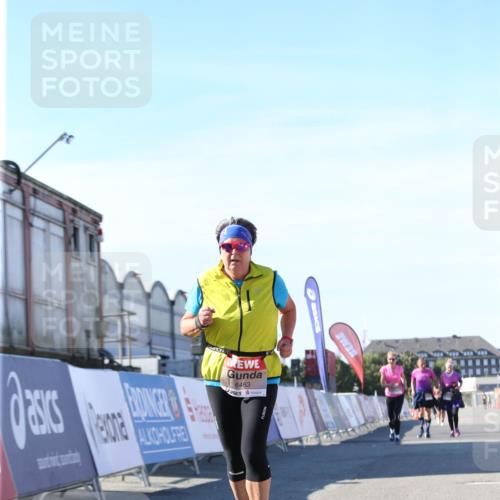 03.10.2025 - Köhlbrandbrückenlauf Jannik Wohlers http://msf.ph/oto/9129352 03.10.2025 13:43:07 Ziel 6463, 6548 meine-sportfotos.de