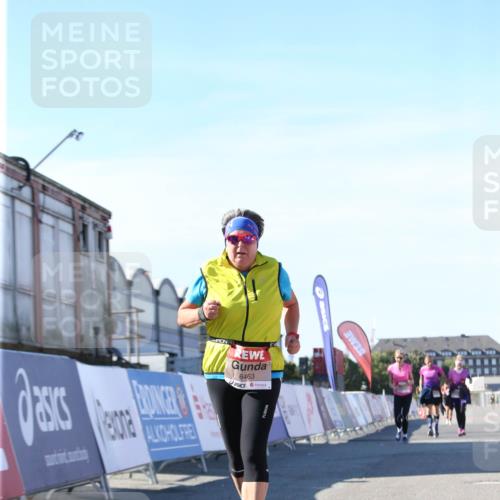 03.10.2025 - Köhlbrandbrückenlauf Jannik Wohlers http://msf.ph/oto/9129355 03.10.2025 13:43:07 Ziel 6463, 6548 meine-sportfotos.de