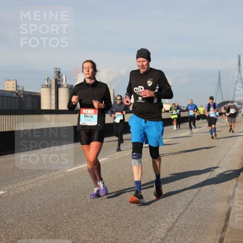03.10.2025 - Köhlbrandbrückenlauf Lena Gebhardt http://msf.ph/oto/9129365 03.10.2025 09:48:51 Position 2 1152 meine-sportfotos.de