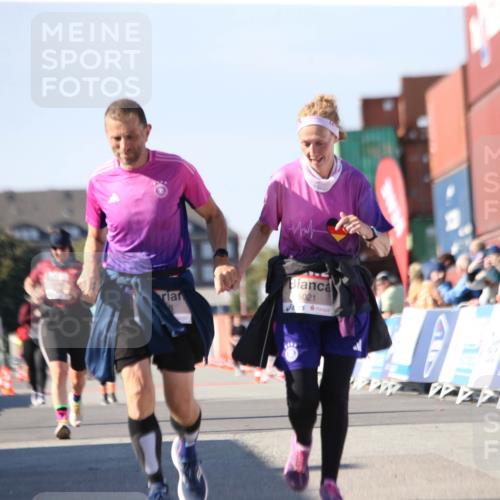 03.10.2025 - Köhlbrandbrückenlauf Jannik Wohlers http://msf.ph/oto/9129373 03.10.2025 13:43:15 Ziel 4238, 5021, 6463, 6711 meine-sportfotos.de