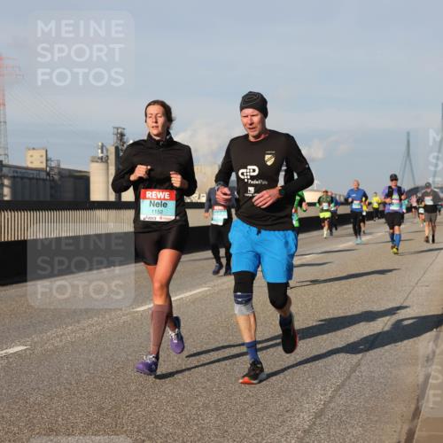 03.10.2025 - Köhlbrandbrückenlauf Lena Gebhardt http://msf.ph/oto/9129376 03.10.2025 09:48:51 Position 2 1152 meine-sportfotos.de