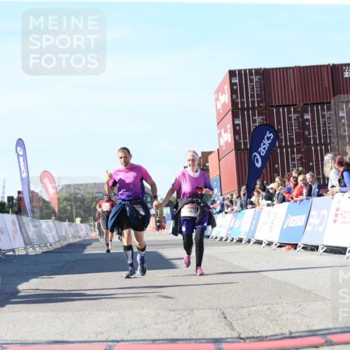 03.10.2025 - Köhlbrandbrückenlauf Jannik Wohlers http://msf.ph/oto/9129378 03.10.2025 13:43:16 Ziel 4238, 5021, 5464, 6463, 6711 meine-sportfotos.de