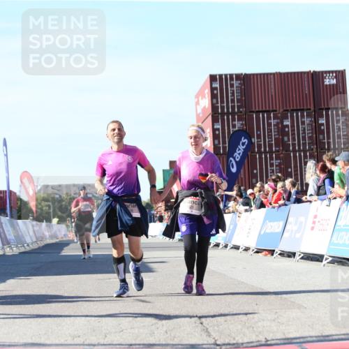 03.10.2025 - Köhlbrandbrückenlauf Jannik Wohlers http://msf.ph/oto/9129398 03.10.2025 13:43:17 Ziel 4238, 5021, 5464, 6463, 6711 meine-sportfotos.de