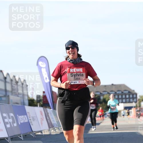 03.10.2025 - Köhlbrandbrückenlauf Jannik Wohlers http://msf.ph/oto/9129410 03.10.2025 13:43:22 Ziel 4238, 5021, 5464, 6711 meine-sportfotos.de