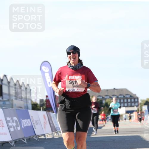 03.10.2025 - Köhlbrandbrückenlauf Jannik Wohlers http://msf.ph/oto/9129413 03.10.2025 13:43:22 Ziel 4238, 5021, 5464, 6711 meine-sportfotos.de