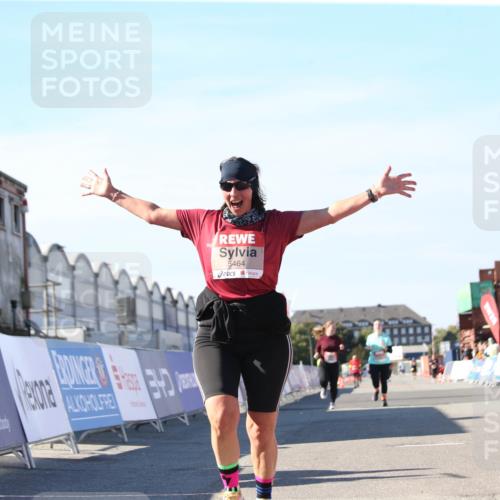 03.10.2025 - Köhlbrandbrückenlauf Jannik Wohlers http://msf.ph/oto/9129437 03.10.2025 13:43:23 Ziel 4238, 5021, 5464, 5499, 5559, 6711 meine-sportfotos.de