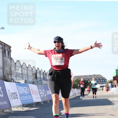 03.10.2025 - Köhlbrandbrückenlauf Jannik Wohlers http://msf.ph/oto/9129439 03.10.2025 13:43:23 Ziel 4238, 5021, 5464, 5499, 5559, 6711 meine-sportfotos.de