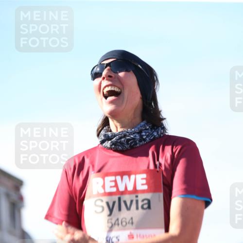03.10.2025 - Köhlbrandbrückenlauf Jannik Wohlers http://msf.ph/oto/9129465 03.10.2025 13:43:24 Ziel 4238, 5021, 5464, 5499, 5559, 6711 meine-sportfotos.de