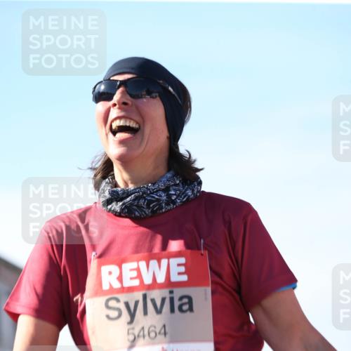 03.10.2025 - Köhlbrandbrückenlauf Jannik Wohlers http://msf.ph/oto/9129469 03.10.2025 13:43:25 Ziel 4238, 5021, 5464, 5499, 5559, 6711 meine-sportfotos.de