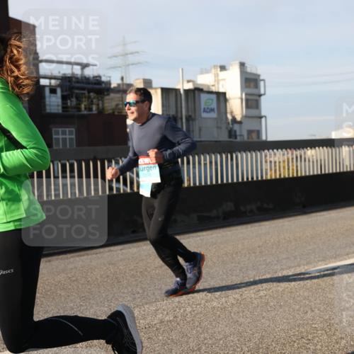 03.10.2025 - Köhlbrandbrückenlauf Lena Gebhardt http://msf.ph/oto/9129474 03.10.2025 09:48:55 Position 2 2714 meine-sportfotos.de