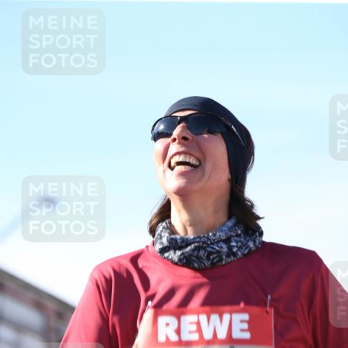 03.10.2025 - Köhlbrandbrückenlauf Jannik Wohlers http://msf.ph/oto/9129475 03.10.2025 13:43:25 Ziel 4238, 5021, 5464, 5499, 5559, 6711 meine-sportfotos.de