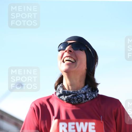 03.10.2025 - Köhlbrandbrückenlauf Jannik Wohlers http://msf.ph/oto/9129477 03.10.2025 13:43:25 Ziel 4238, 5021, 5464, 5499, 5559, 6711 meine-sportfotos.de