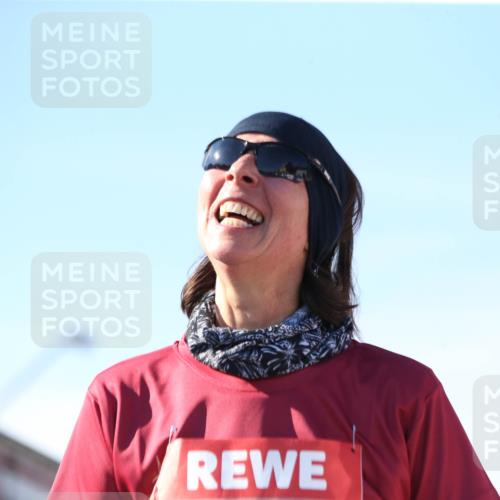 03.10.2025 - Köhlbrandbrückenlauf Jannik Wohlers http://msf.ph/oto/9129481 03.10.2025 13:43:25 Ziel 4238, 5021, 5464, 5499, 5559, 6711 meine-sportfotos.de
