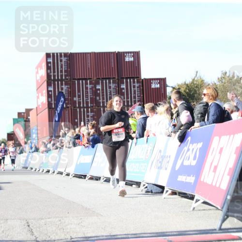 03.10.2025 - Köhlbrandbrückenlauf Jannik Wohlers http://msf.ph/oto/9129501 03.10.2025 13:43:50 Ziel 5351 meine-sportfotos.de