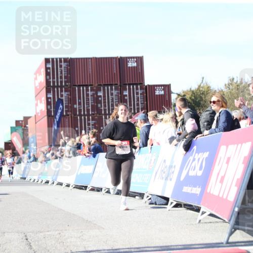 03.10.2025 - Köhlbrandbrückenlauf Jannik Wohlers http://msf.ph/oto/9129503 03.10.2025 13:43:50 Ziel 5351 meine-sportfotos.de