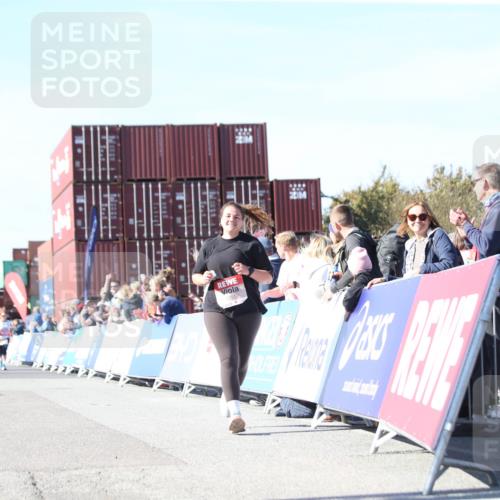 03.10.2025 - Köhlbrandbrückenlauf Jannik Wohlers http://msf.ph/oto/9129511 03.10.2025 13:43:50 Ziel 5351 meine-sportfotos.de