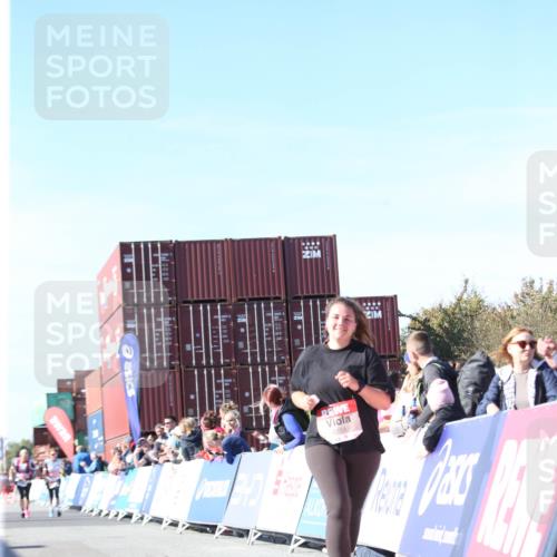 03.10.2025 - Köhlbrandbrückenlauf Jannik Wohlers http://msf.ph/oto/9129513 03.10.2025 13:43:51 Ziel 5351 meine-sportfotos.de