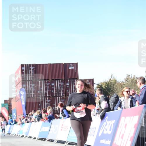 03.10.2025 - Köhlbrandbrückenlauf Jannik Wohlers http://msf.ph/oto/9129515 03.10.2025 13:43:51 Ziel 5351 meine-sportfotos.de