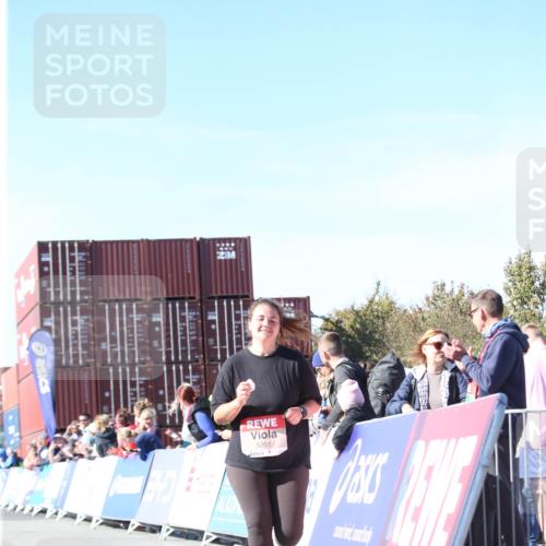 03.10.2025 - Köhlbrandbrückenlauf Jannik Wohlers http://msf.ph/oto/9129517 03.10.2025 13:43:51 Ziel 5351 meine-sportfotos.de