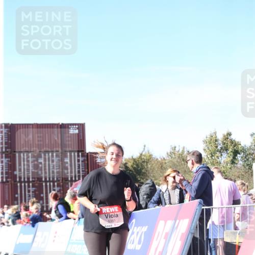 03.10.2025 - Köhlbrandbrückenlauf Jannik Wohlers http://msf.ph/oto/9129526 03.10.2025 13:43:51 Ziel 5351 meine-sportfotos.de