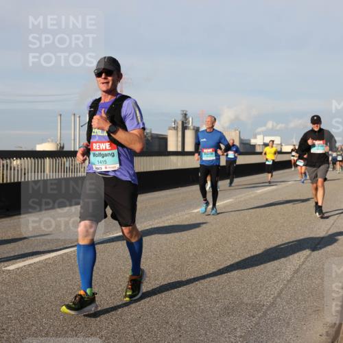 03.10.2025 - Köhlbrandbrückenlauf Lena Gebhardt http://msf.ph/oto/9129530 03.10.2025 09:48:57 Position 2 1415 meine-sportfotos.de