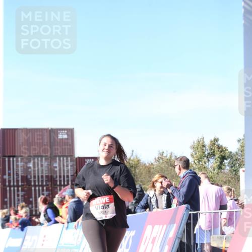 03.10.2025 - Köhlbrandbrückenlauf Jannik Wohlers http://msf.ph/oto/9129531 03.10.2025 13:43:51 Ziel 5351 meine-sportfotos.de