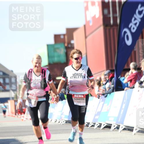 03.10.2025 - Köhlbrandbrückenlauf Jannik Wohlers http://msf.ph/oto/9129541 03.10.2025 13:43:58 Ziel 4295, 5351, 5445, 6010, 6011, 6550 meine-sportfotos.de