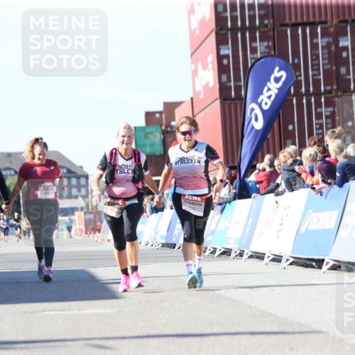 03.10.2025 - Köhlbrandbrückenlauf Jannik Wohlers http://msf.ph/oto/9129548 03.10.2025 13:43:58 Ziel 4295, 5351, 5445, 6010, 6011, 6550 meine-sportfotos.de