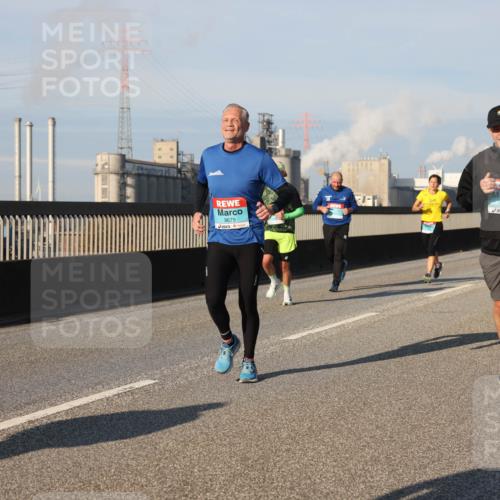 03.10.2025 - Köhlbrandbrückenlauf Lena Gebhardt http://msf.ph/oto/9129549 03.10.2025 09:48:58 Position 2 3679, 1403 meine-sportfotos.de