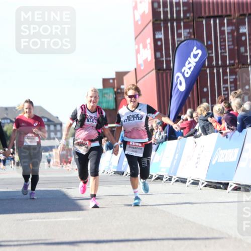 03.10.2025 - Köhlbrandbrückenlauf Jannik Wohlers http://msf.ph/oto/9129553 03.10.2025 13:43:59 Ziel 4295, 5351, 5445, 6010, 6011, 6550 meine-sportfotos.de