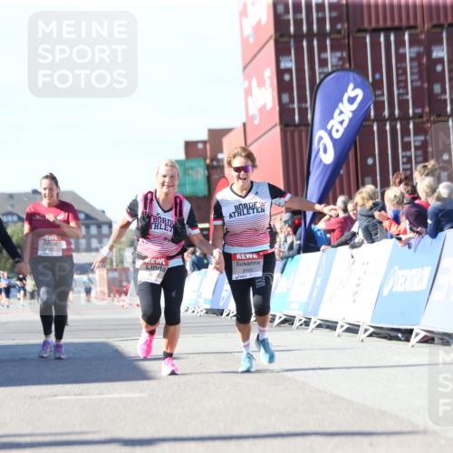 03.10.2025 - Köhlbrandbrückenlauf Jannik Wohlers http://msf.ph/oto/9129556 03.10.2025 13:43:59 Ziel 4295, 5351, 5445, 6010, 6011, 6550 meine-sportfotos.de