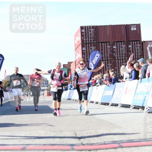 03.10.2025 - Köhlbrandbrückenlauf Jannik Wohlers http://msf.ph/oto/9129558 03.10.2025 13:44:00 Ziel 4295, 5351, 5445, 6010, 6011, 6550 meine-sportfotos.de
